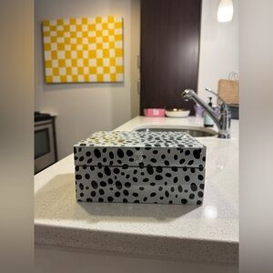Polka dot jewelry box